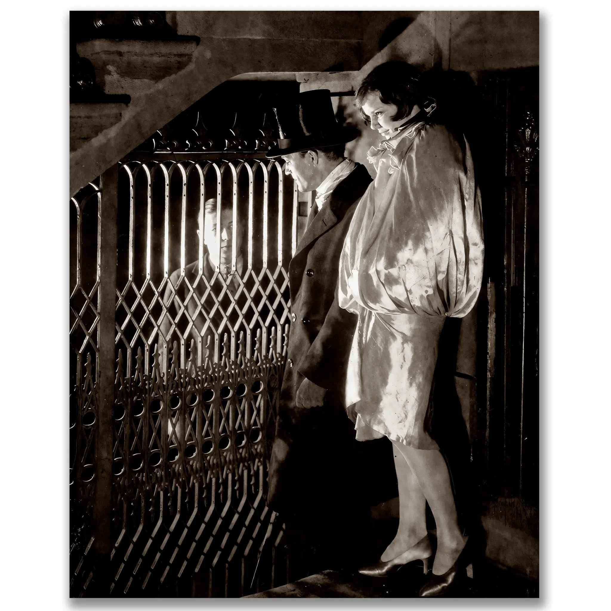 Prohibition Speakeasy Experience - Underground Rendezvous for a Dramatic Encounter