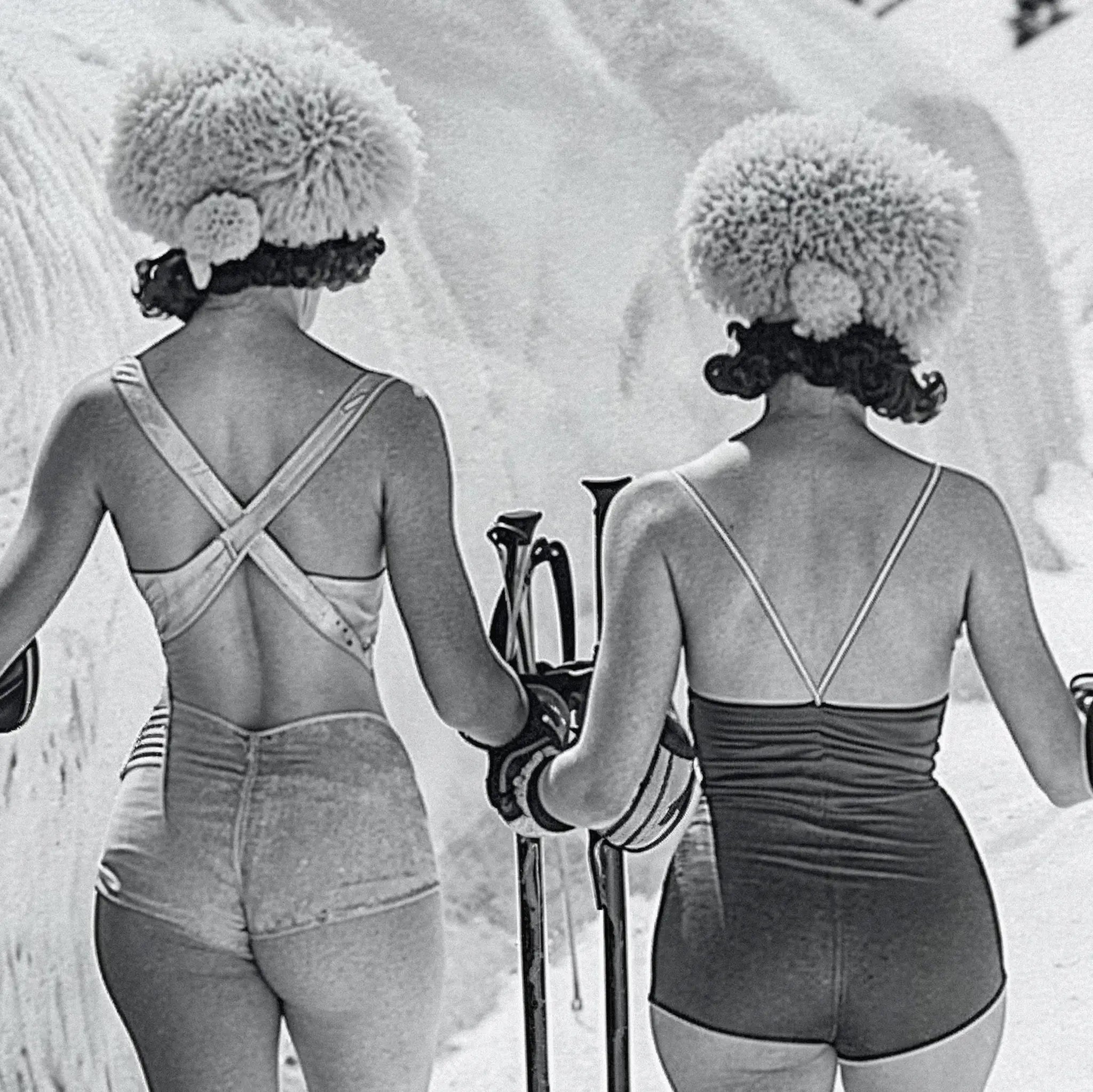 Vintage Ski Women Detail Close-Up